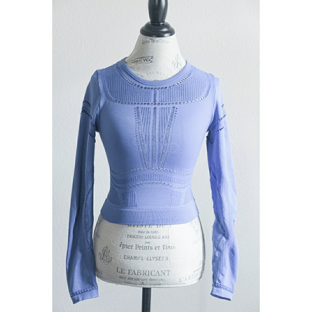 Light Blue Seamless Lazer Cut Crop Top - Picture 1 of 4